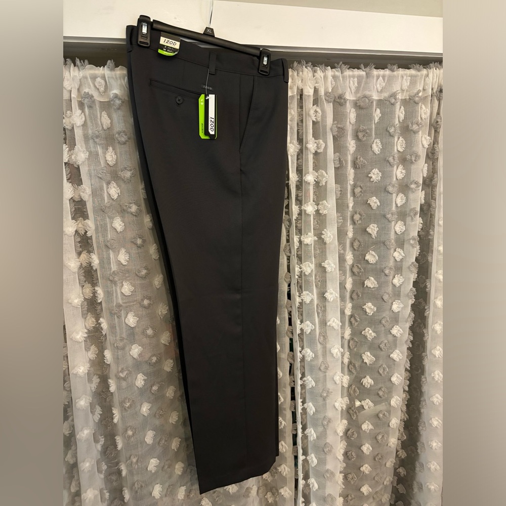 Brand new Izod men’s grey dress pantss